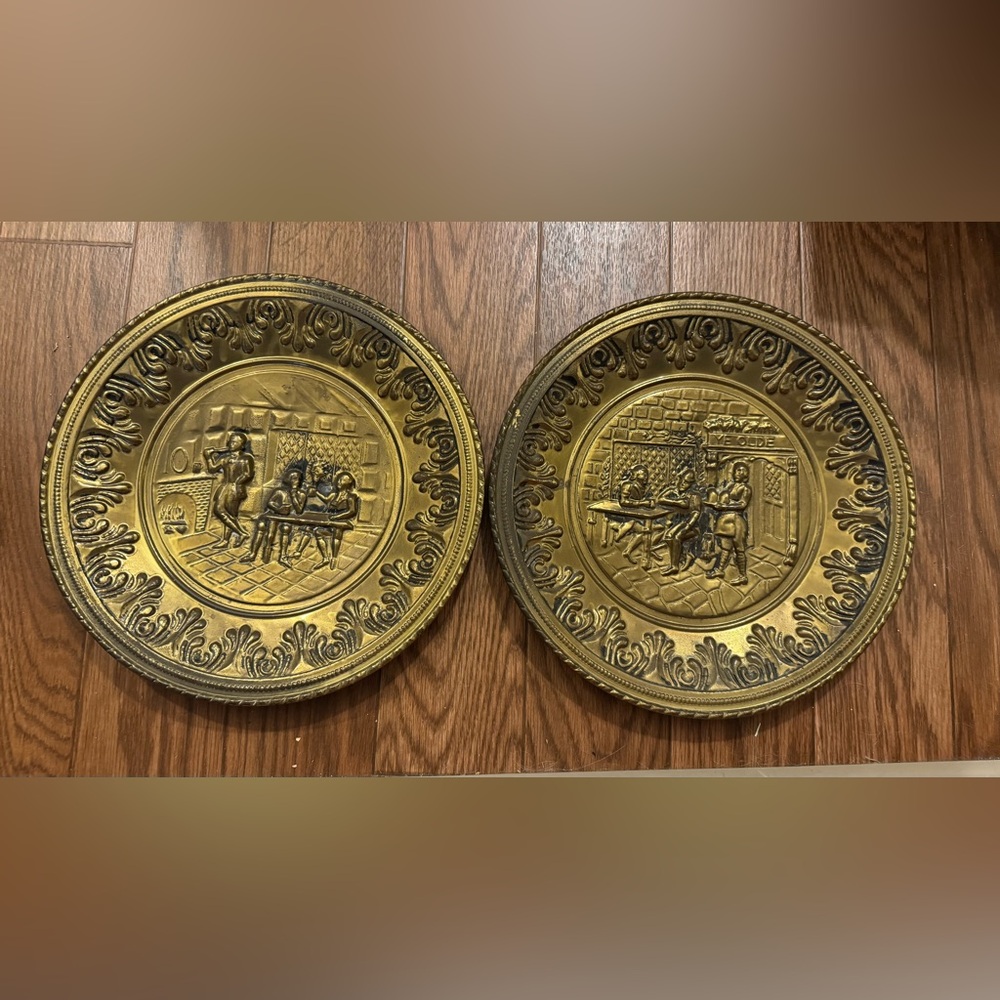 Vintage English Relief Tavern Decorative Brass Wall Plates— Set of 2